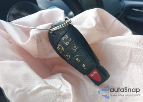 2016 Chrysler Town & Country Touring from USA, damaged, VIN 2C4RC1BG1GR120694